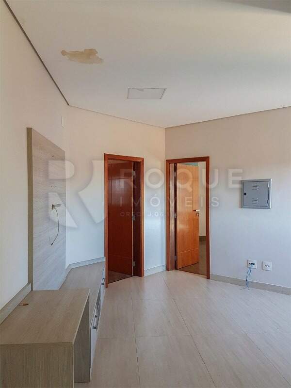 Casa Residencial para aluguel no bairro Parque Egisto Ragazzo: Hall segundo andar 