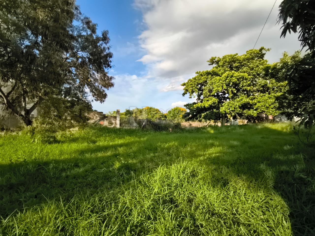 Área à venda no bairro Jardim da Graminha: 