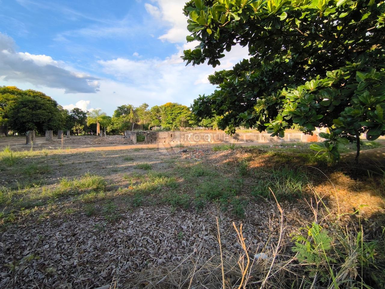 Área à venda no bairro Jardim da Graminha: 