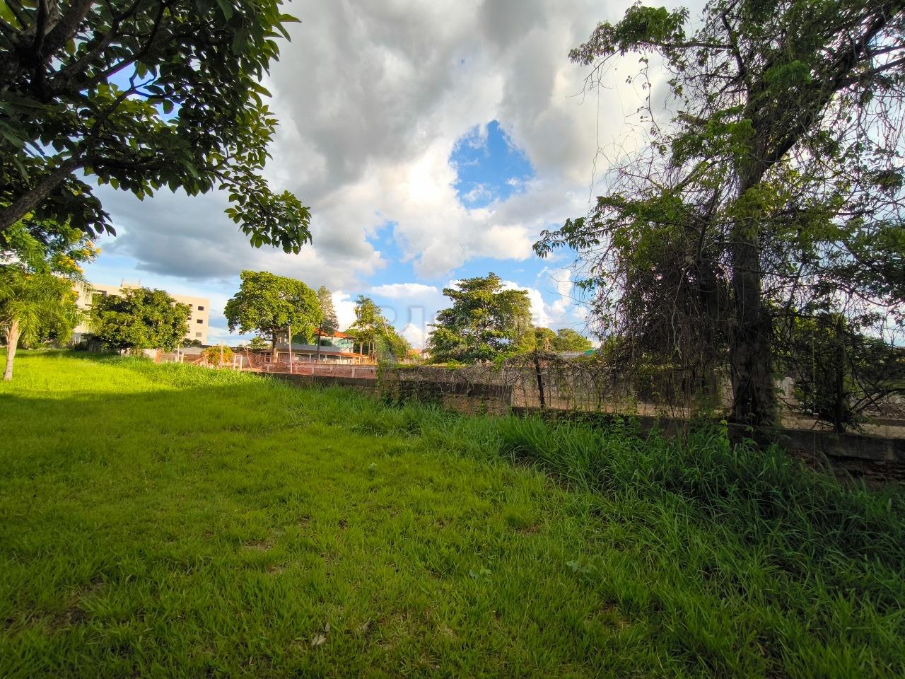 Área à venda no bairro Jardim da Graminha: 