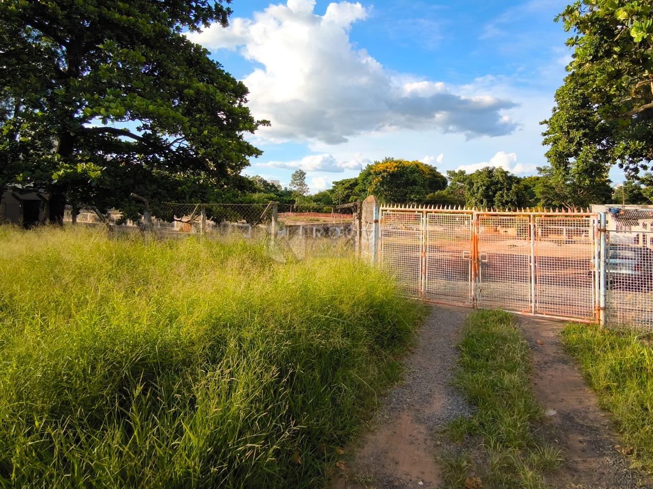 Área à venda no bairro Jardim da Graminha: 