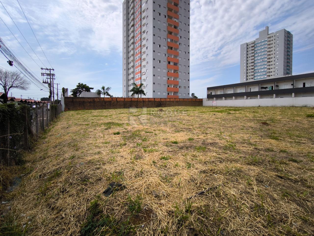Terreno à venda no bairro Chácaras Antonieta: 