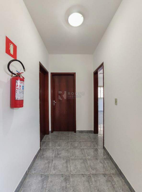 Salas/Conjuntos para aluguel no bairro Vila Claudia: Hall