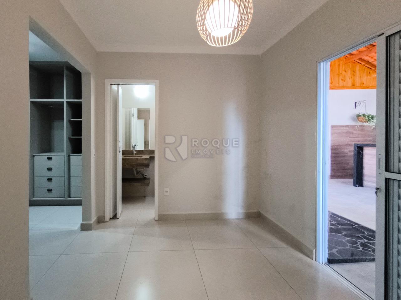 Casa Residencial à venda no bairro Jardim Residencial e Comercial Alto dos Laranjais: SUÍTE