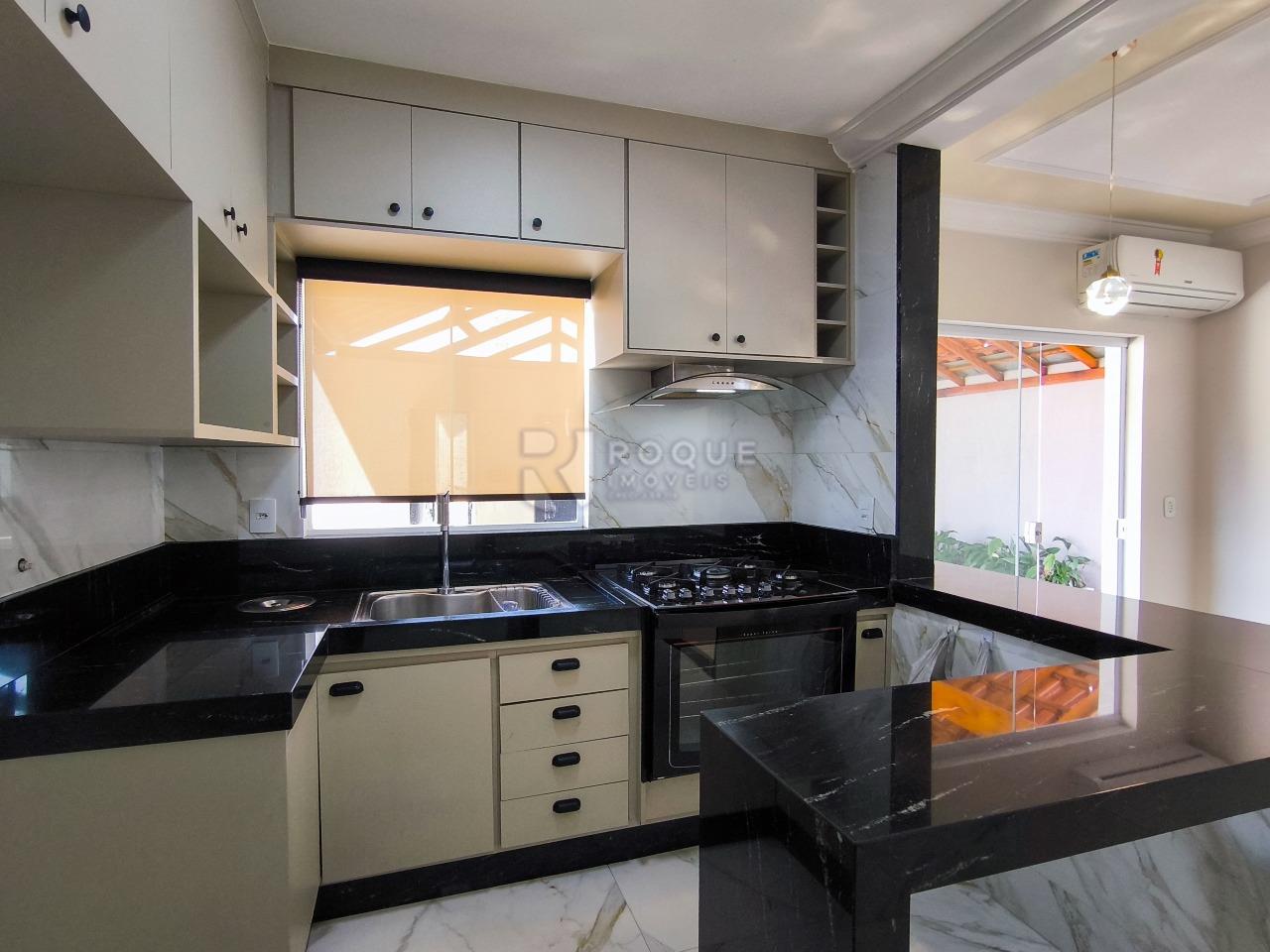 Casa Residencial à venda no bairro Jardim Residencial e Comercial Alto dos Laranjais: COZINHA