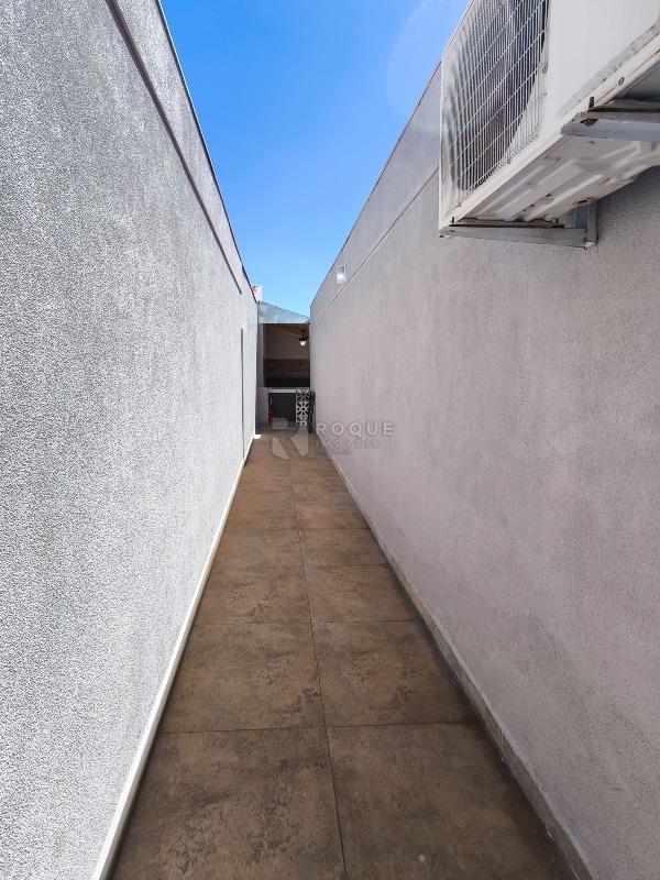 Casa Residencial à venda no bairro Jardim Residencial e Comercial Alto dos Laranjais: LATERAL EXTERNA