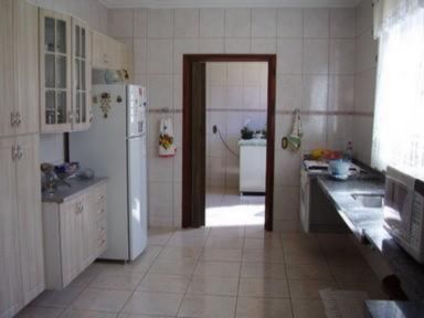 Casa Residencial à venda no bairro Centro: 