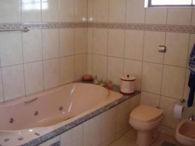 Casa Residencial à venda no bairro Centro: 