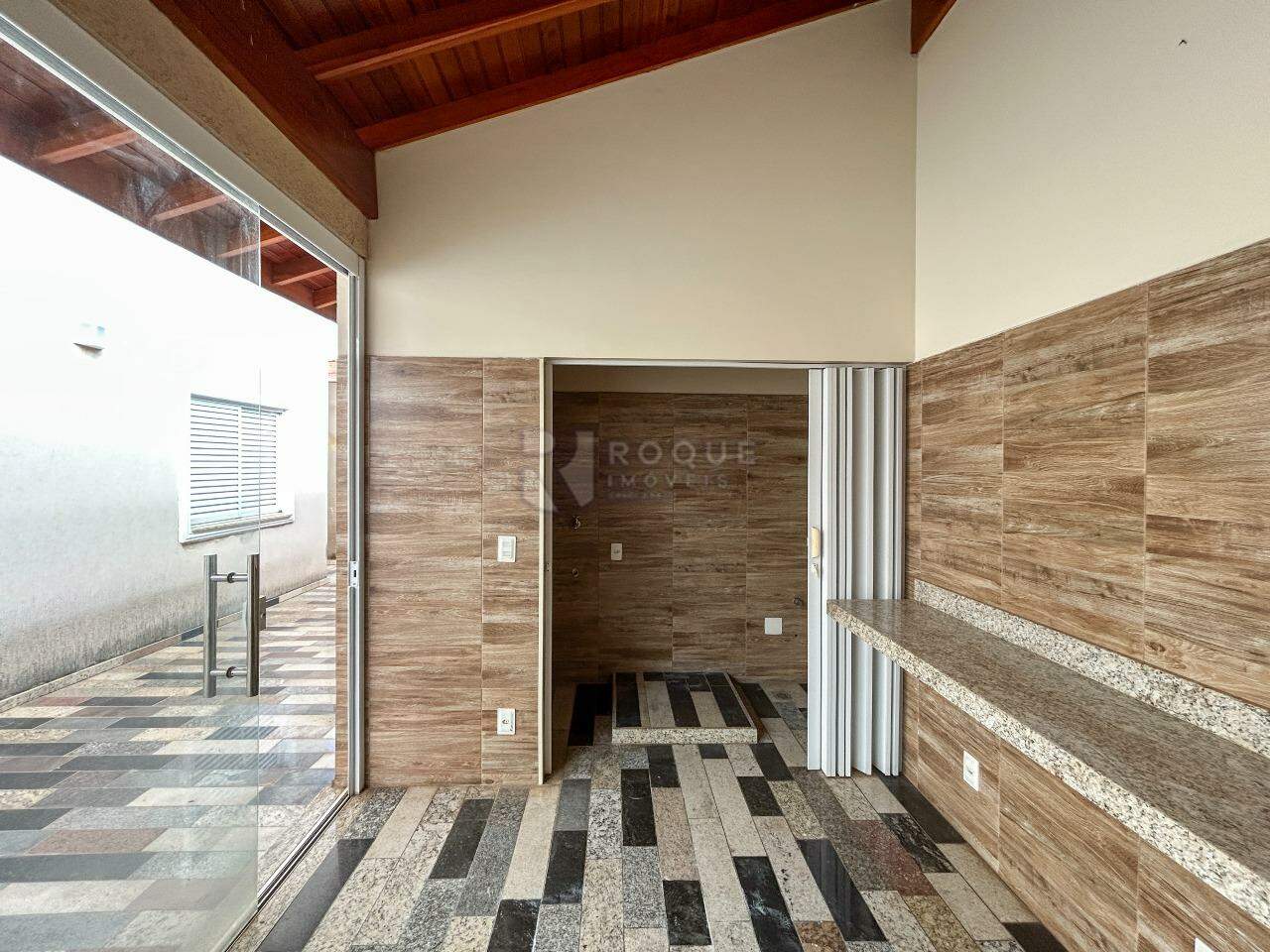 Casa Residencial para aluguel no bairro Vila Solar: Rancho / churrasqueira