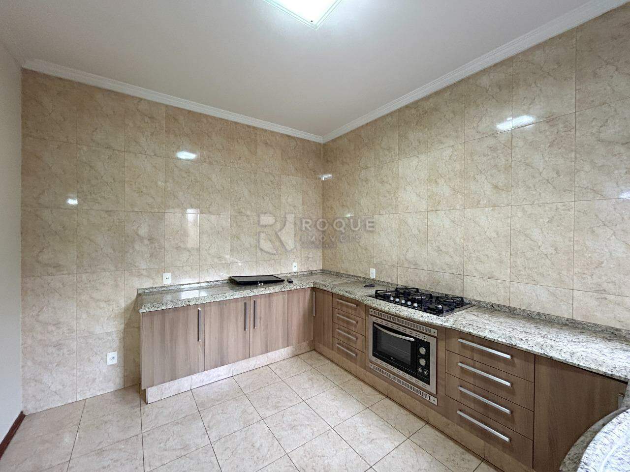 Casa Residencial para aluguel no bairro Vila Solar: Cozinha