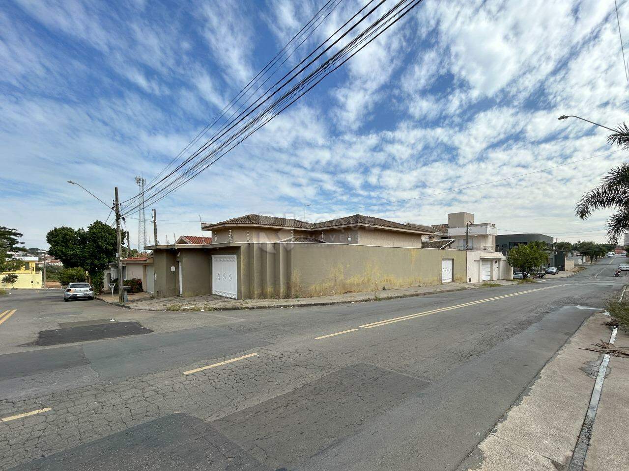 Casa Residencial para aluguel no bairro Vila Solar: