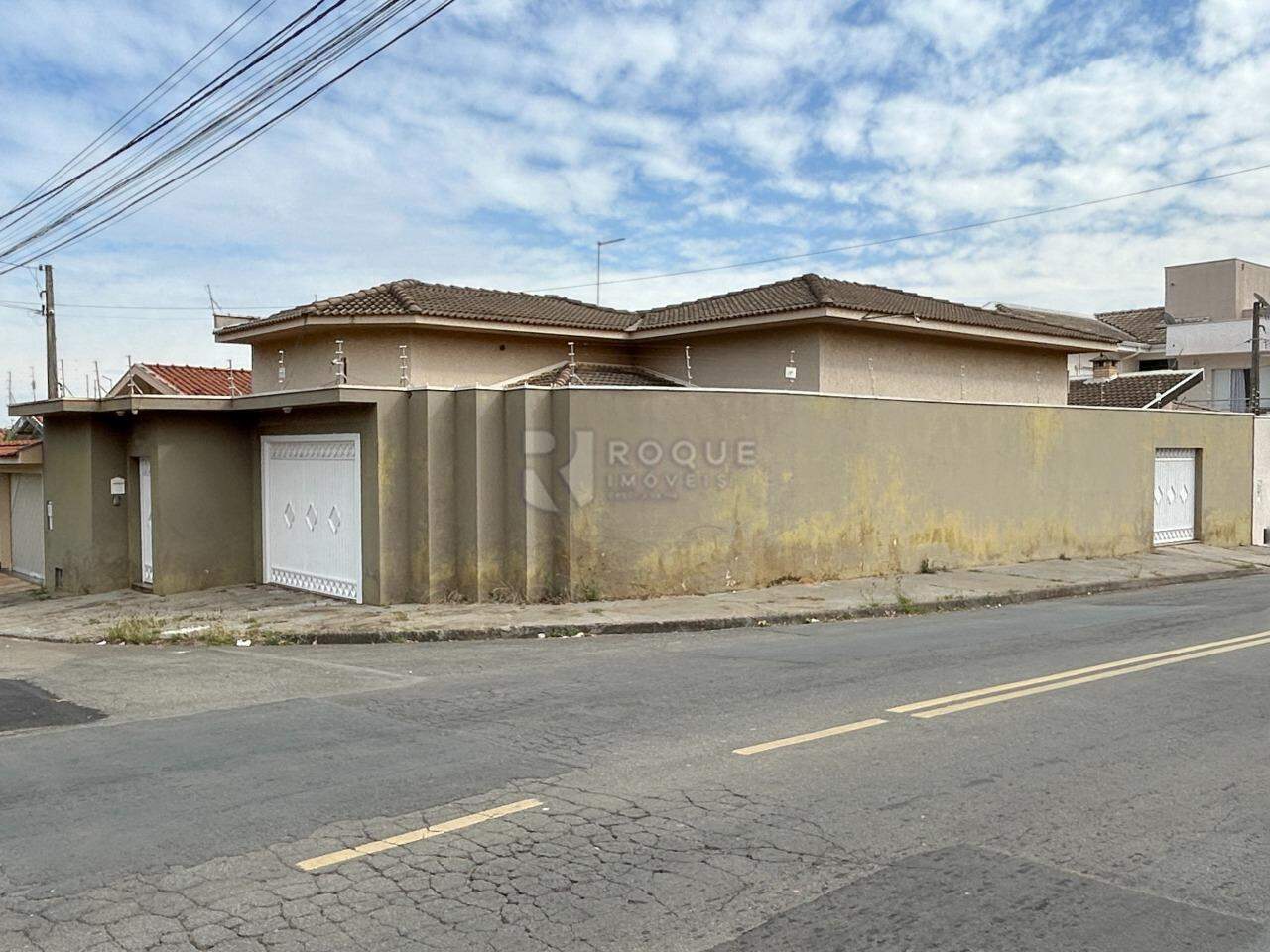 Casa Residencial para aluguel no bairro Vila Solar: Fachada