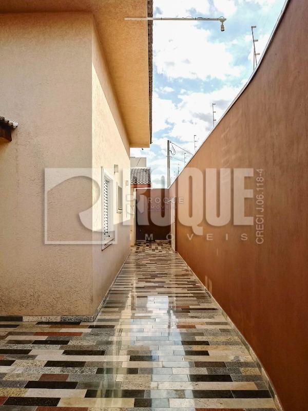 Casa Residencial para aluguel no bairro Vila Solar: Corredor