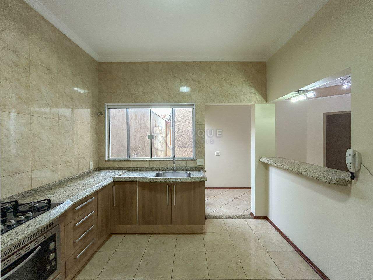 Casa Residencial para aluguel no bairro Vila Solar: Cozinha 