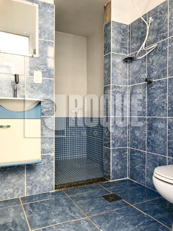 Casa Residencial para aluguel no bairro Vila Solar: WC