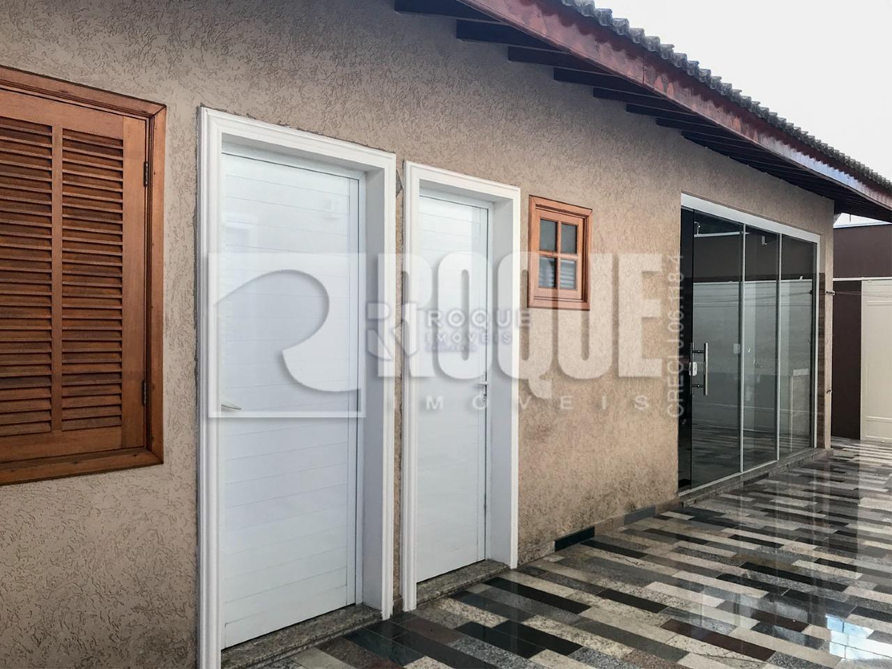 Casa Residencial para aluguel no bairro Vila Solar: Corredor 