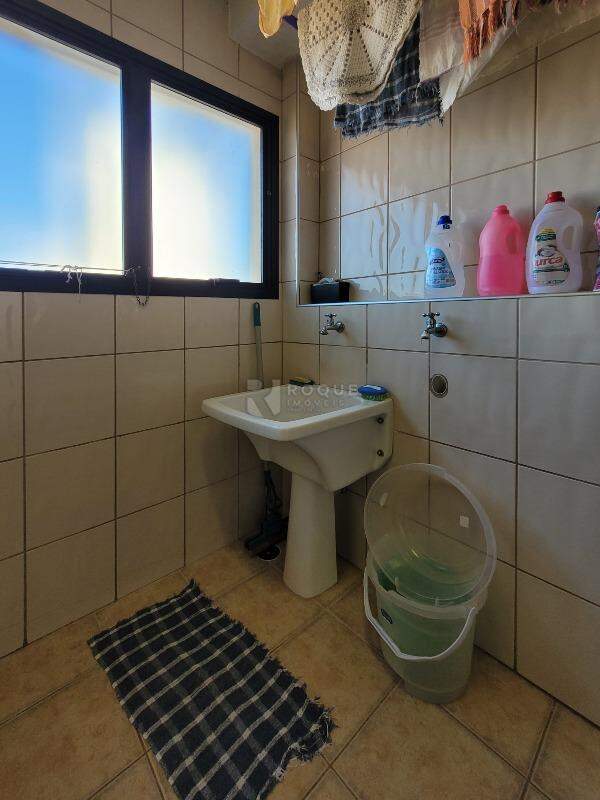 Apartamento à venda no bairro Centro: Área de serviço