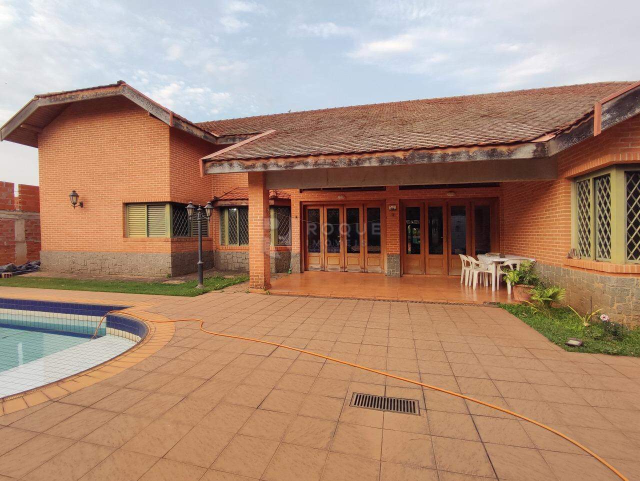 Casa em condomínio à venda no bairro Jardim Florença: ÁREA EXTERNA