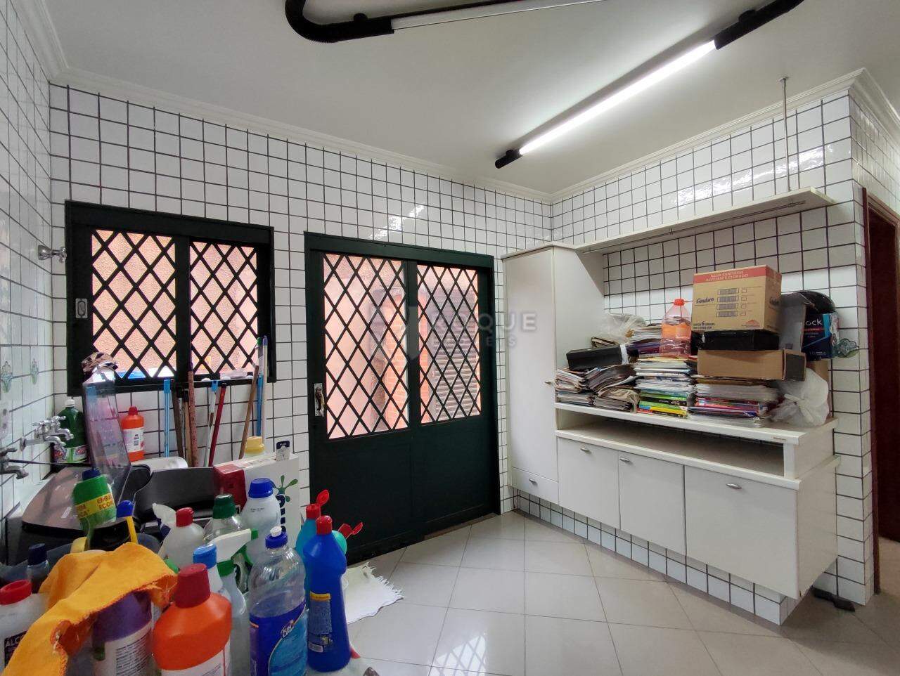 Casa em condomínio à venda no bairro Jardim Florença: ÁREA DE SERVIÇO