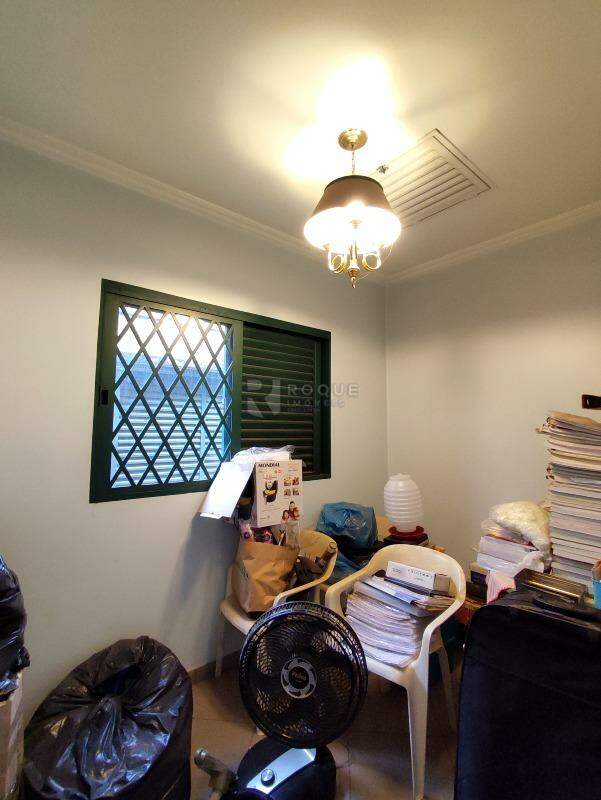 Casa em condomínio à venda no bairro Jardim Florença: QUARTO DE EMPREGADA