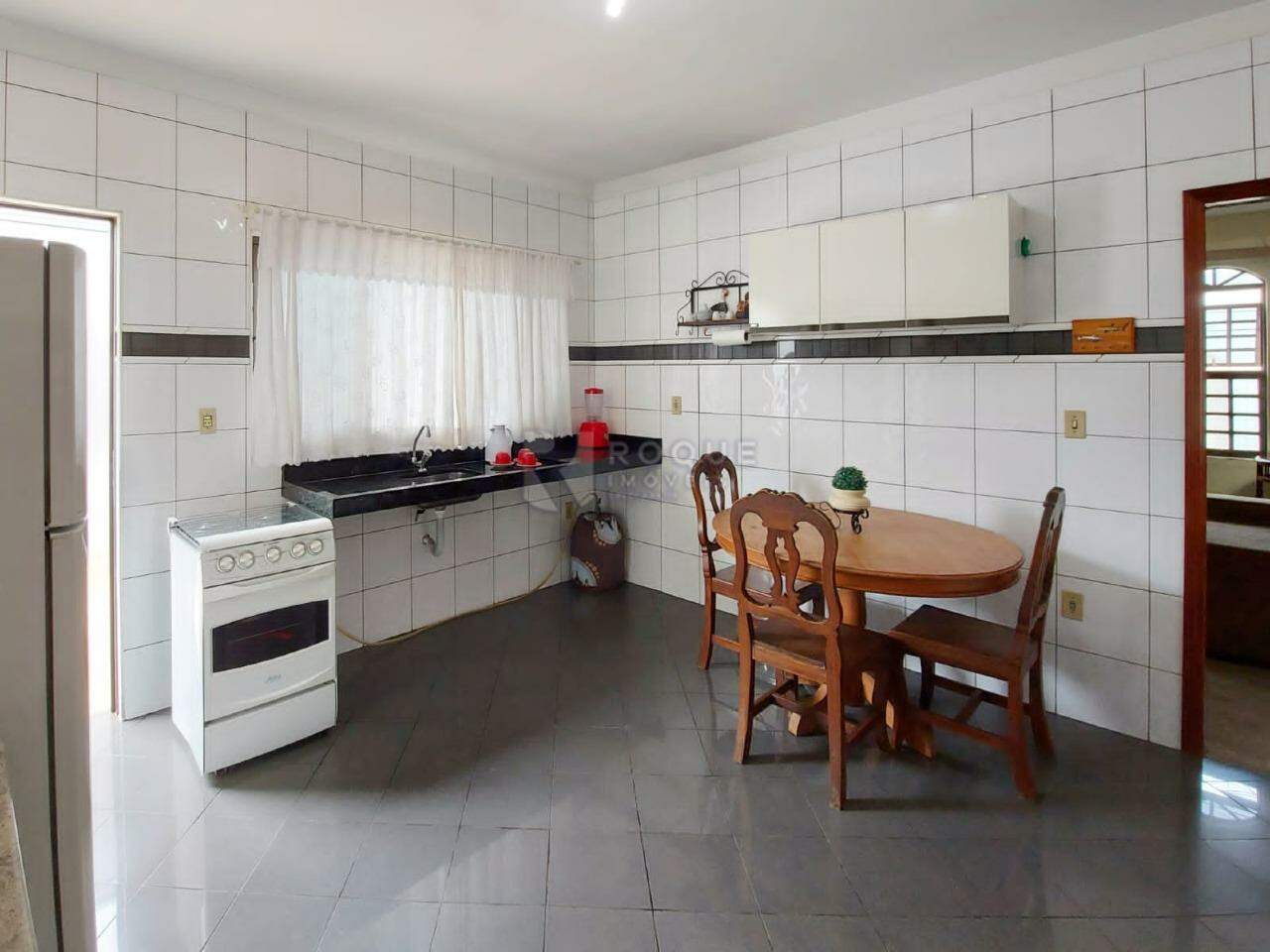 Casa Residencial à venda no bairro Jardim Adélia Cavicchia Grotta: