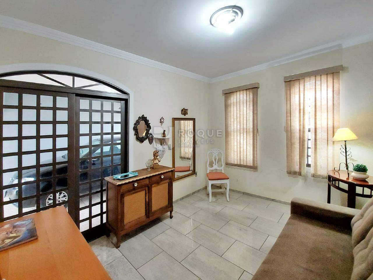 Casa Residencial à venda no bairro Jardim Adélia Cavicchia Grotta: