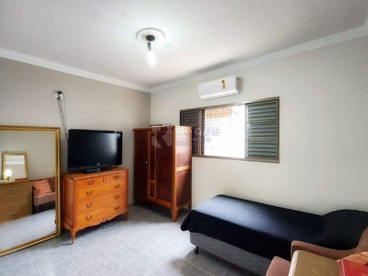 Casa Residencial à venda no bairro Jardim Adélia Cavicchia Grotta:
