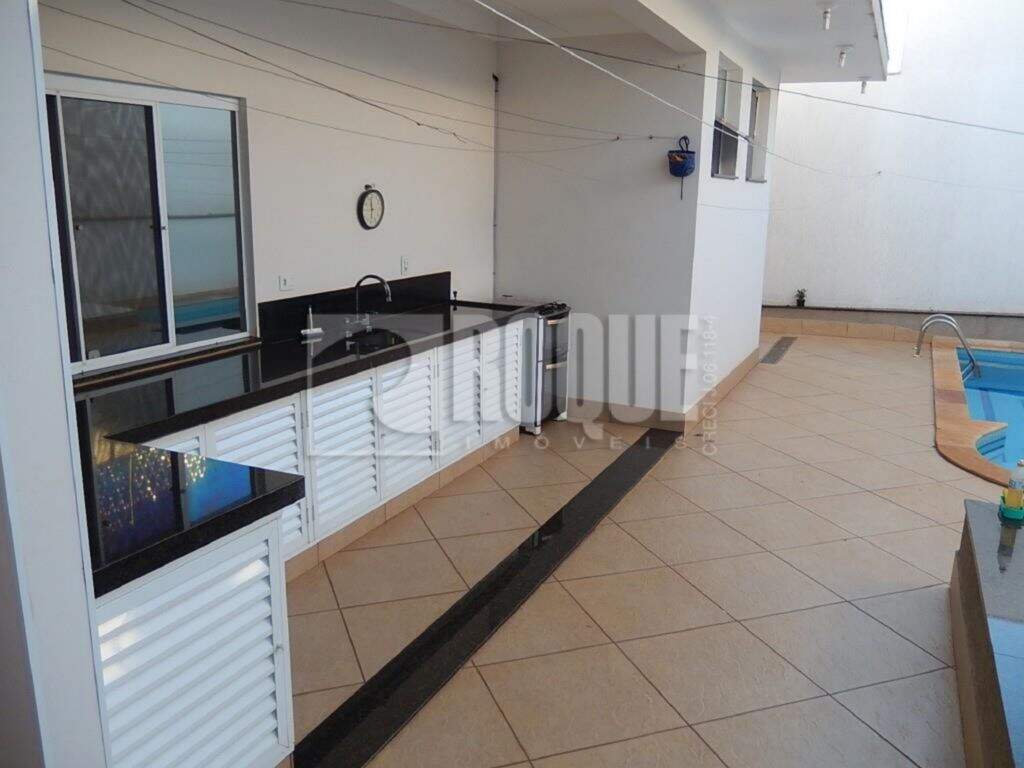 Casa em condomínio à venda no bairro Parque Residencial Roland: 