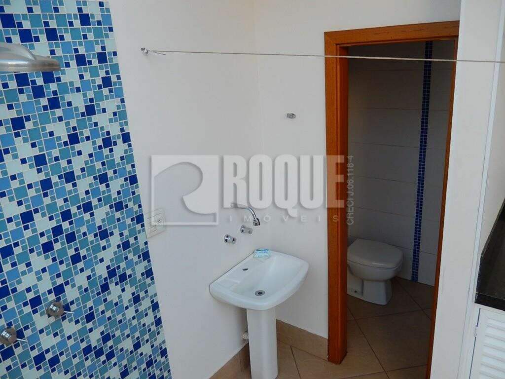 Casa em condomínio à venda no bairro Parque Residencial Roland: 