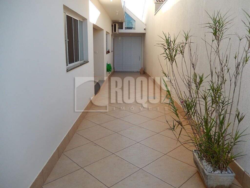 Casa em condomínio à venda no bairro Parque Residencial Roland: 