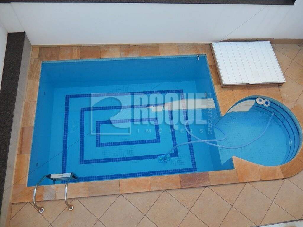 Casa em condomínio à venda no bairro Parque Residencial Roland: 