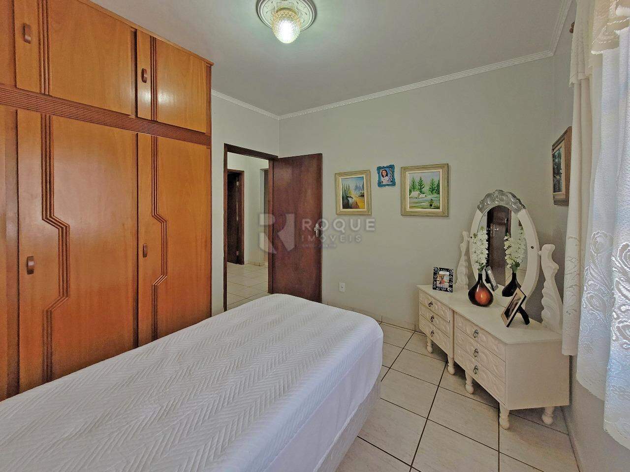 Casa Residencial à venda no bairro Centro: DORMITÓRIO 1