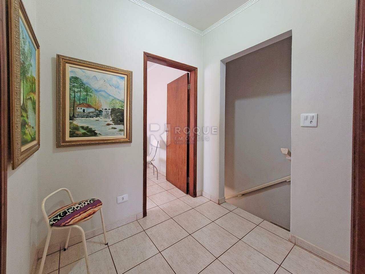 Casa Residencial à venda no bairro Centro: HALL
