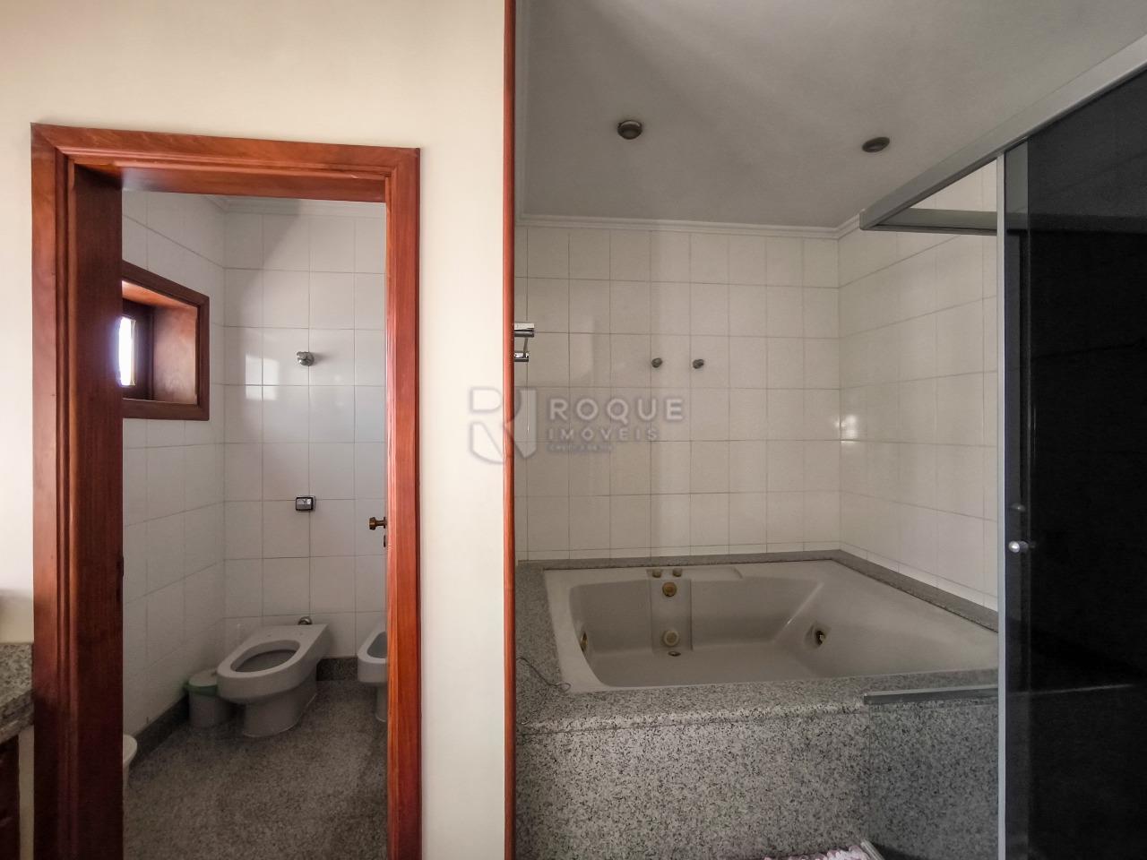 Casa em condomínio à venda no bairro Jardim Florença: WC SUÍTE MASTER