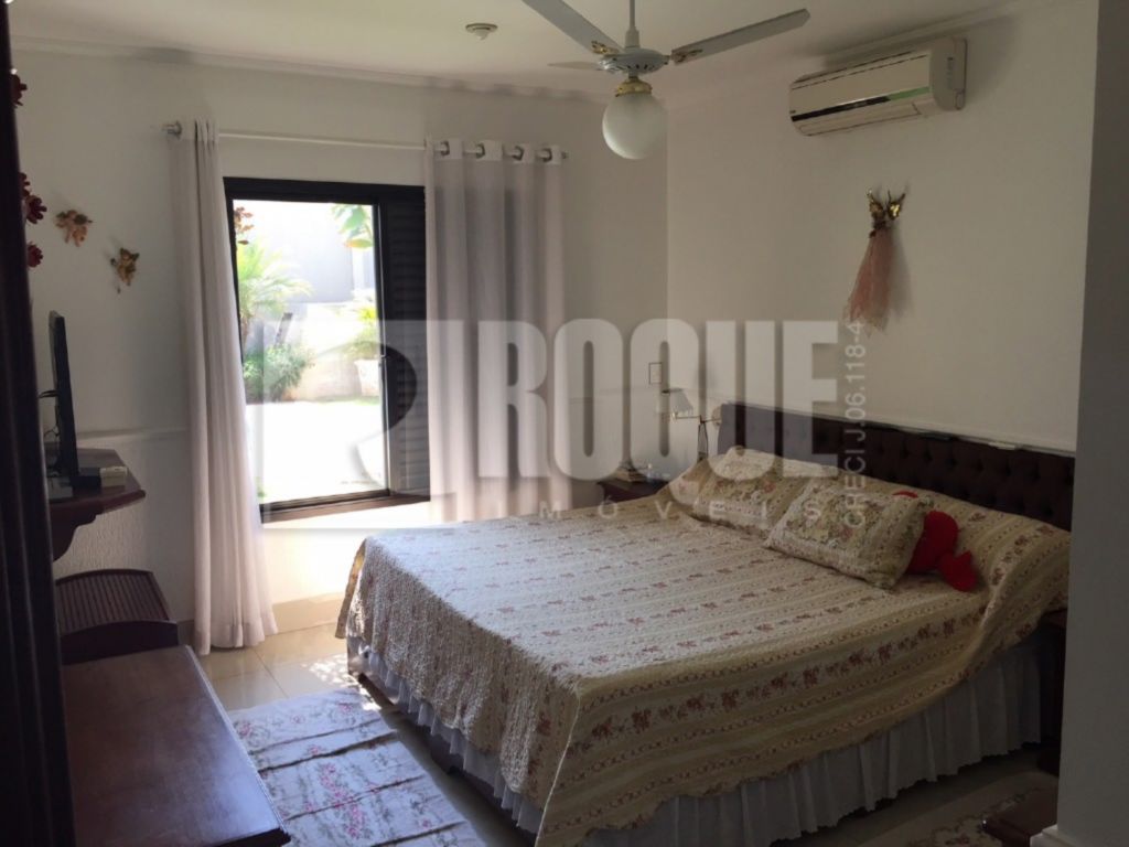 Casa em condomínio à venda no bairro Parque São Bento: 