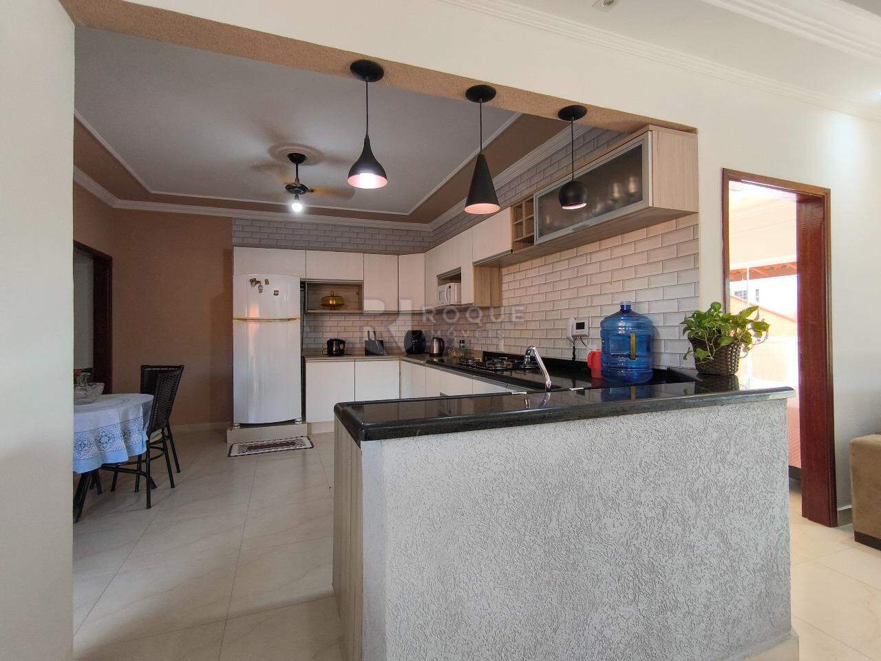 Casa Residencial à venda no bairro Jardim Adélia Cavicchia Grotta: COZINHA