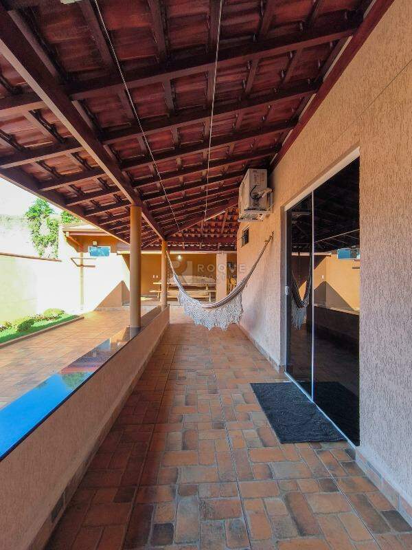 Casa Residencial à venda no bairro Jardim Adélia Cavicchia Grotta: VARANDA SUÍTE