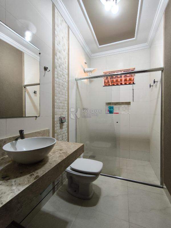 Casa Residencial à venda no bairro Jardim Adélia Cavicchia Grotta: BANHEIRO SOCIAL