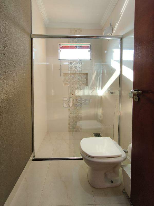 Casa Residencial à venda no bairro Jardim Adélia Cavicchia Grotta: BANHEIRO SOCIAL EXTERNO