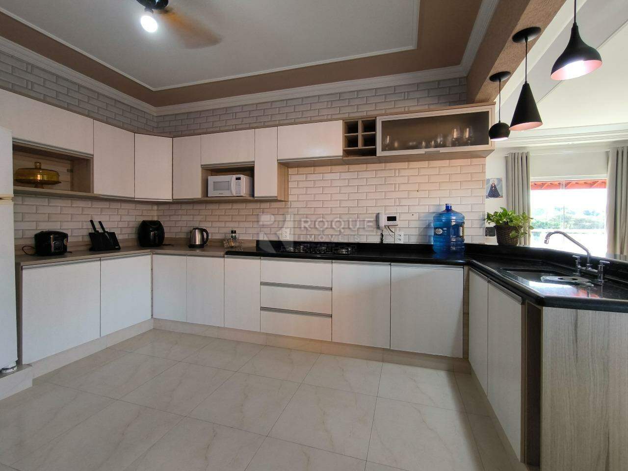 Casa Residencial à venda no bairro Jardim Adélia Cavicchia Grotta: COZINHA