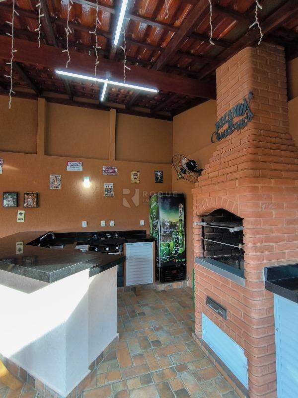 Casa Residencial à venda no bairro Jardim Adélia Cavicchia Grotta: CHURRASQUEIRA