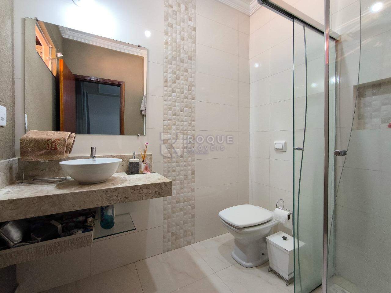 Casa Residencial à venda no bairro Jardim Adélia Cavicchia Grotta: WC SUÍTE