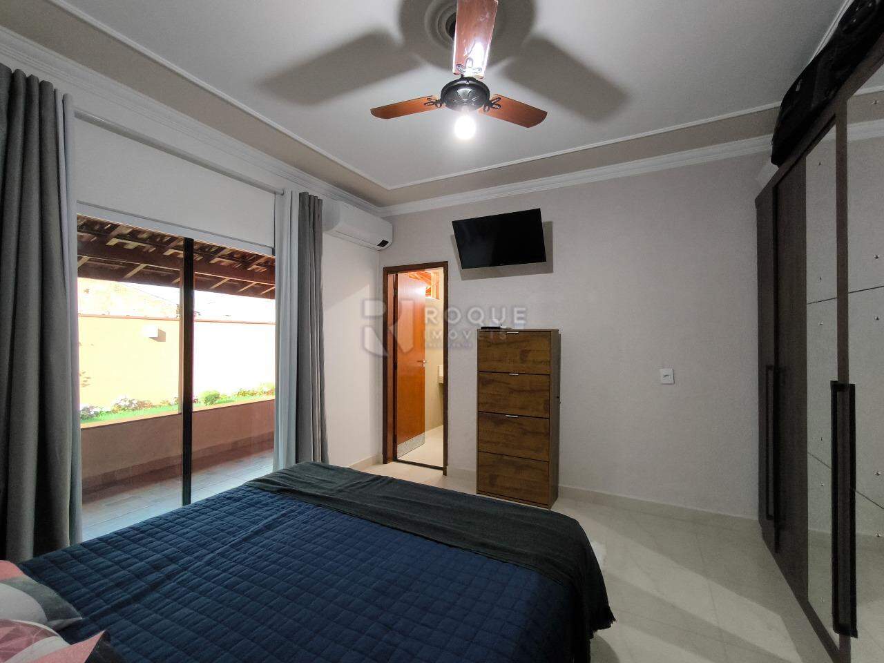 Casa Residencial à venda no bairro Jardim Adélia Cavicchia Grotta: SUÍTE