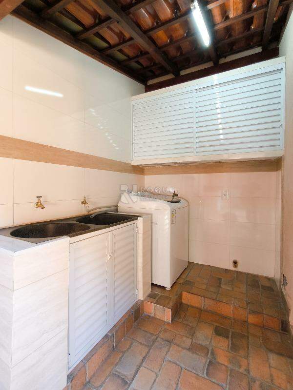 Casa Residencial à venda no bairro Jardim Adélia Cavicchia Grotta: LAVANDERIA