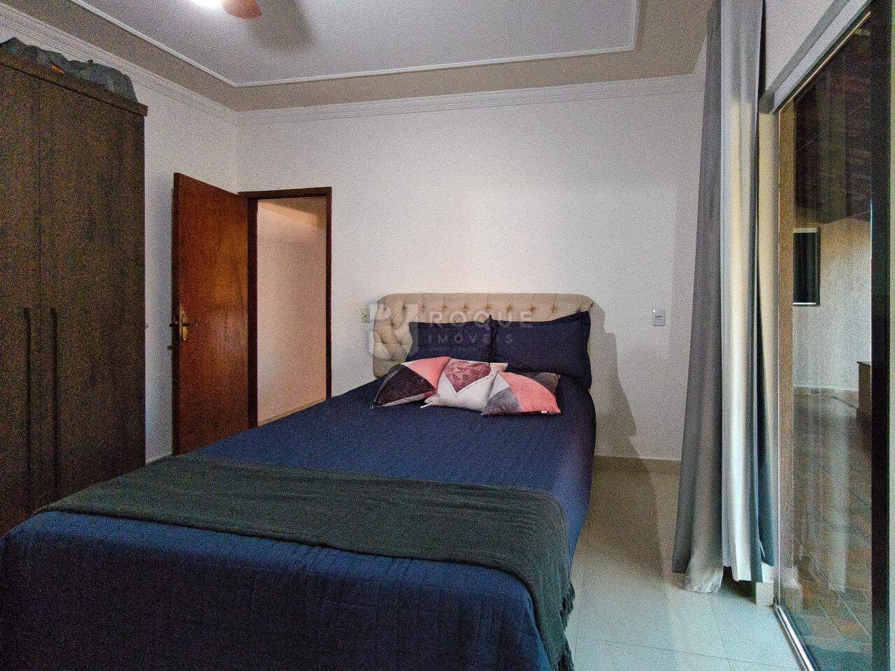 Casa Residencial à venda no bairro Jardim Adélia Cavicchia Grotta: SUÍTE