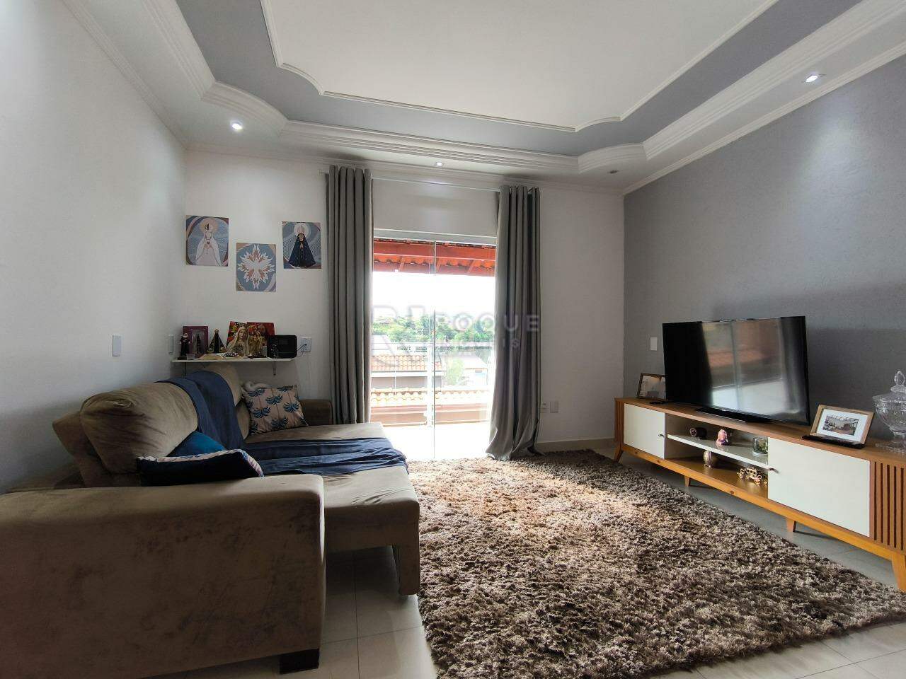 Casa Residencial à venda no bairro Jardim Adélia Cavicchia Grotta: SALA DE ESTAR