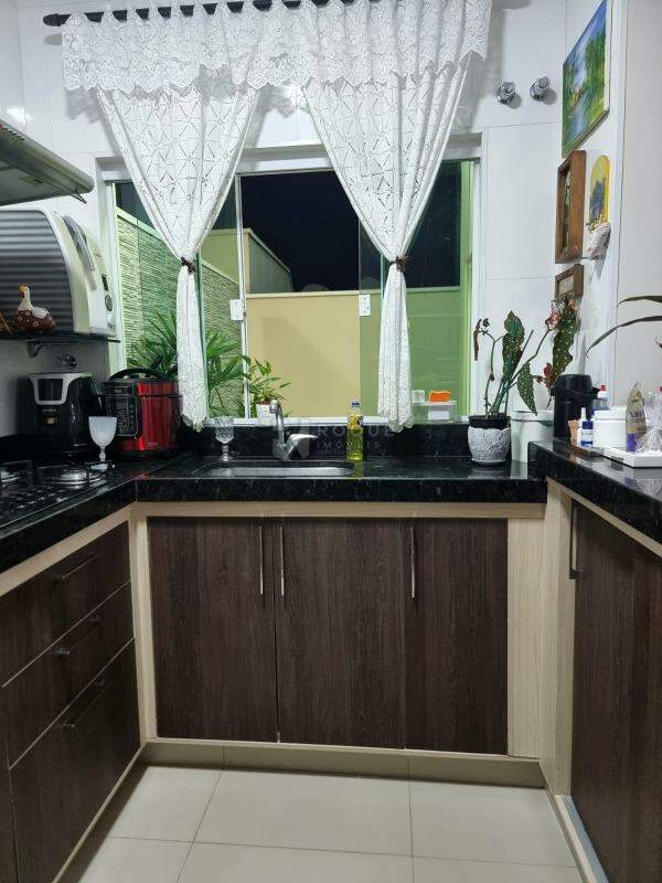 Casa em condomínio à venda no bairro Jardim Residencial Campo Novo: