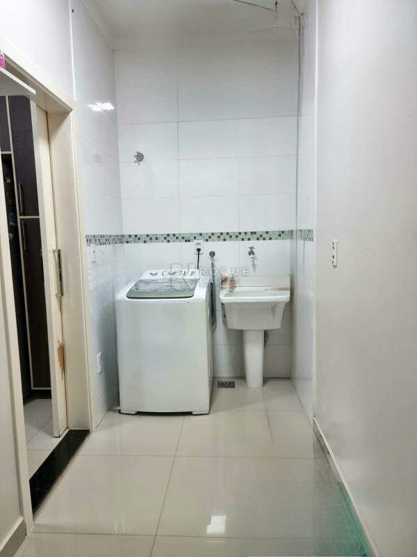 Casa em condomínio à venda no bairro Jardim Residencial Campo Novo: