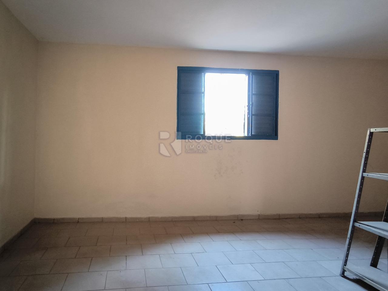 Chácara à venda no bairro Bairro dos Loiolas: DORMITÓRIO CASA CASEIRO