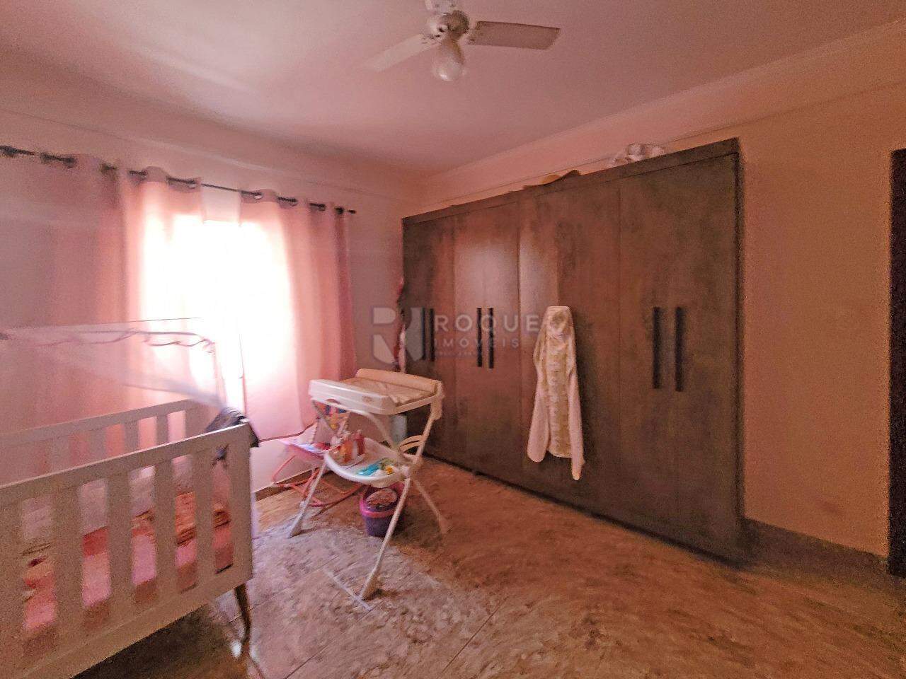 Casa Residencial à venda no bairro Jardim da Graminha: DORMITÓRIO 1